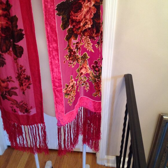 Aris A Silk Velvet Pink Floral Tassel Edge Shawl Wrap Scarf - Picture 3 of 11